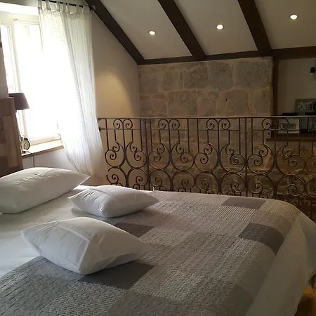 Koralj شقة سبليت