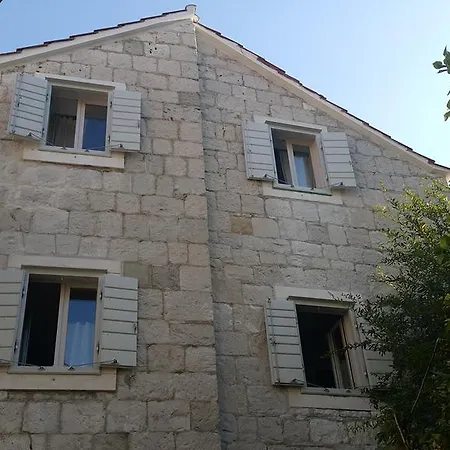 Koralj Apartman *